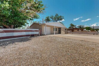1055 Betts St NE in Albuquerque, NM - Building Photo - Building Photo