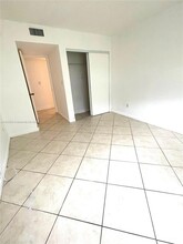 492 NW 165th St in Miami, FL - Building Photo - Building Photo