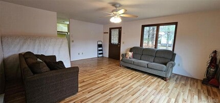 46 5th St, Unit West Apt in Narrowsburg, NY - Foto de edificio - Building Photo
