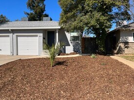 4033 Miller Way in Sacramento, CA - Building Photo