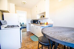 820 N 46th St in Omaha, NE - Building Photo