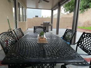 7847 Hazelnut Dr in Corona, CA - Foto de edificio - Building Photo