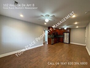 102 Harbor Dr in Oswego, IL - Building Photo - Building Photo