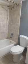 8040 N Colony Cir in Tamarac, FL - Building Photo - Building Photo