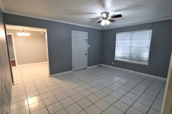 2708 Avenue N in Nederland, TX - Building Photo - Building Photo