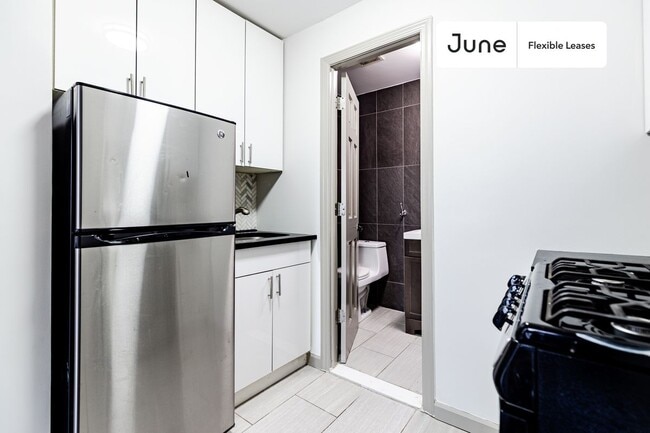 534 E 14th St in New York, NY - Building Photo - Building Photo