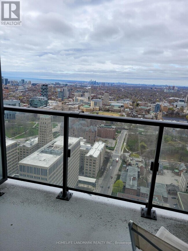property at 955-4955 Bay St.