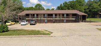 Lakeside Apartments in Jefferson City, MO - Building Photo