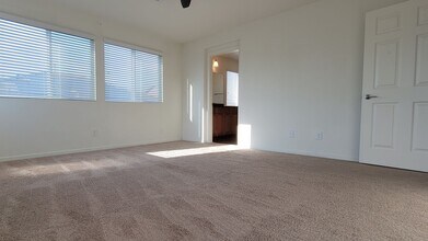 1362 Bear Brook Ave in Henderson, NV - Building Photo - Building Photo