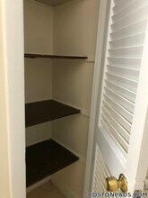 122 Dustin St, Unit 12 in Boston, MA - Foto de edificio - Building Photo