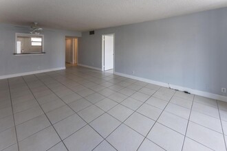410 NW 68th Ave in Plantation, FL - Building Photo - Building Photo