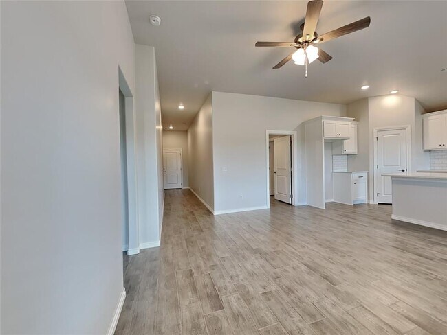 3833 Lynne Ave in Edmond, OK - Building Photo - Building Photo