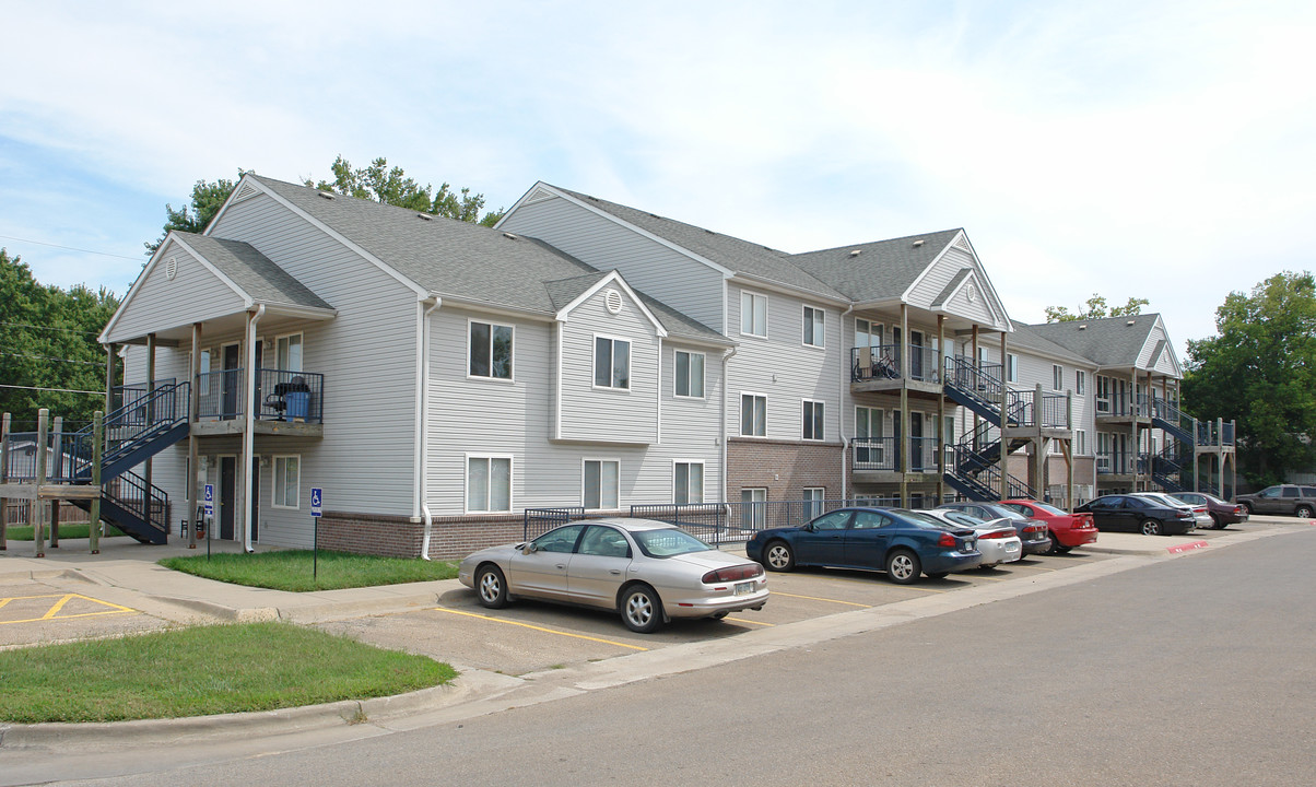 Washburn Place Apartments in Topeka, KS - Building Photo