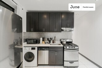 211 W 109th St in New York, NY - Building Photo - Building Photo