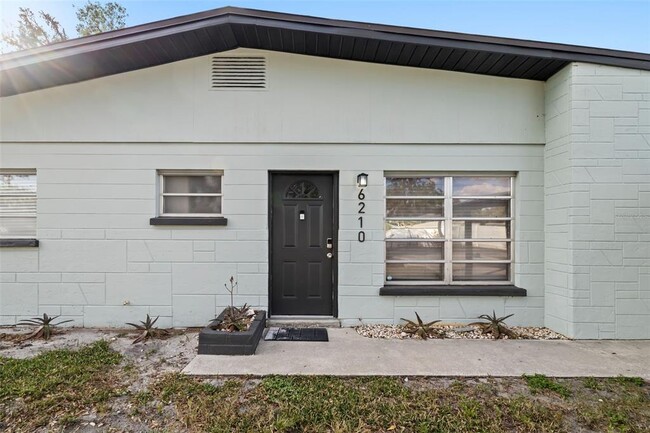 6210 Carlton Ave in Sarasota, FL - Building Photo - Building Photo