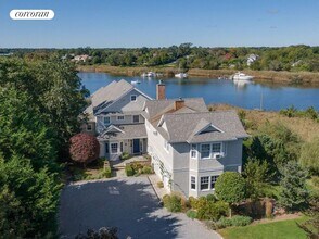 9 Private Rd in Remsenburg, NY - Building Photo - Building Photo