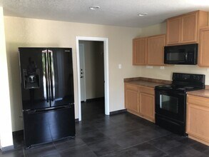 13335 Solar Crest in San Antonio, TX - Building Photo - Building Photo