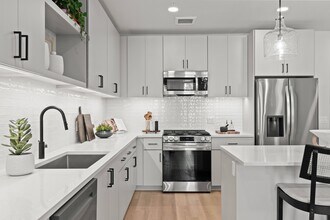 The Atwood at Rivulon in Gilbert, AZ - Building Photo - Building Photo