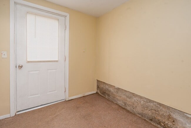 property at 639 W 4th St