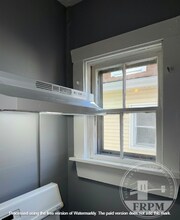 1272 Pleasant St in New Bedford, MA - Foto de edificio - Building Photo