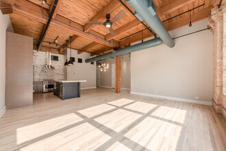 1017 W Washington Blvd in Chicago, IL - Building Photo - Building Photo