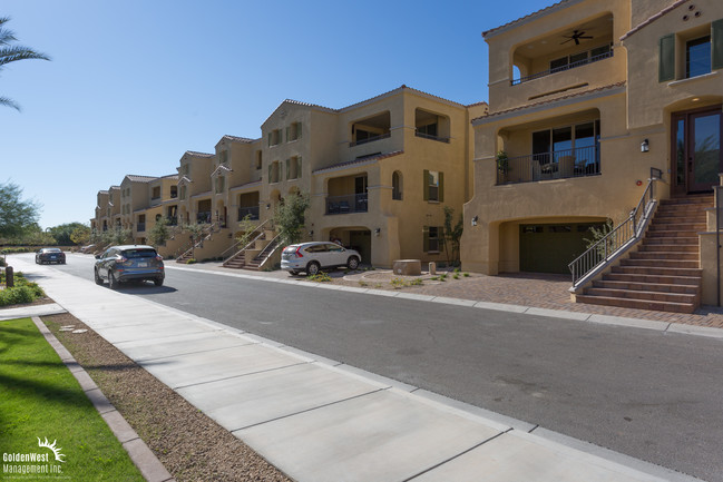 7777 E Princess Dr in Scottsdale, AZ - Foto de edificio - Building Photo