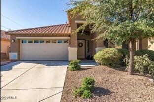 2823 E Questa Dr in Phoenix, AZ - Building Photo