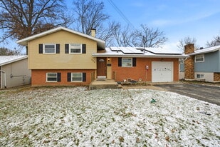 704 Carlsbad Rd in Cincinnati, OH - Building Photo