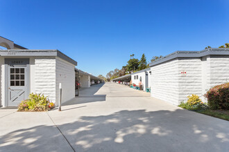 3606 Vista Rey in Oceanside, CA - Foto de edificio - Building Photo