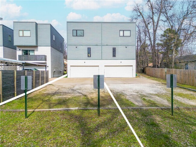 167 M.L.K. Jr Blvd in Fayetteville, AR - Building Photo - Building Photo