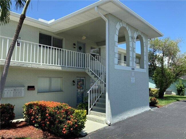 839 SW 48th Terrace in Cape Coral, FL - Foto de edificio - Building Photo