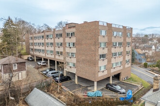 Buckfield House in White Plains, NY - Foto de edificio - Building Photo