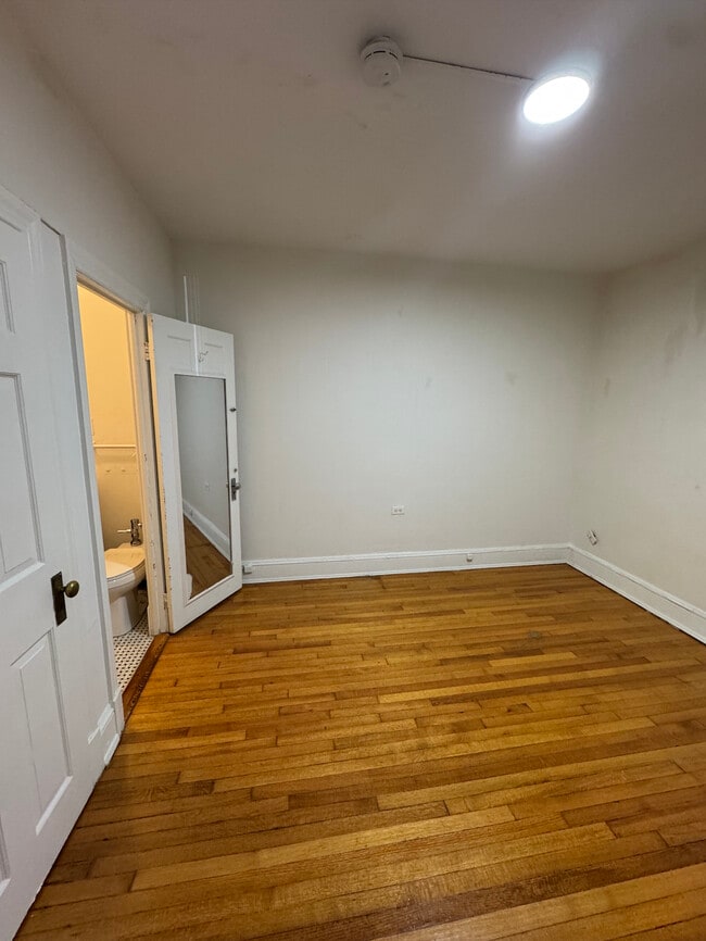 107 W Monument St in Baltimore, MD - Foto de edificio - Building Photo