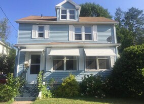 109 Ridgewood Ave in Holyoke, MA - Building Photo