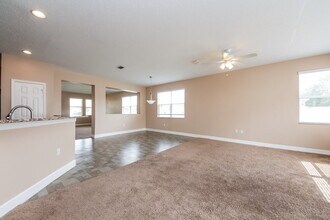 2057 Bearing Ln in Kissimmee, FL - Foto de edificio - Building Photo