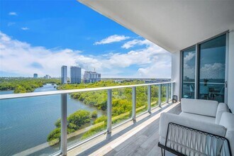 17111 Biscayne Blvd, Unit 1406 in Aventura, FL - Building Photo - Building Photo