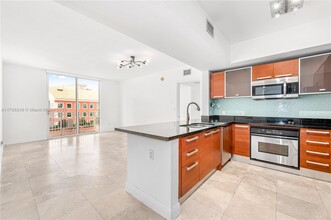 2030 S Douglas Rd, Unit 807 in Coral Gables, FL - Building Photo - Building Photo