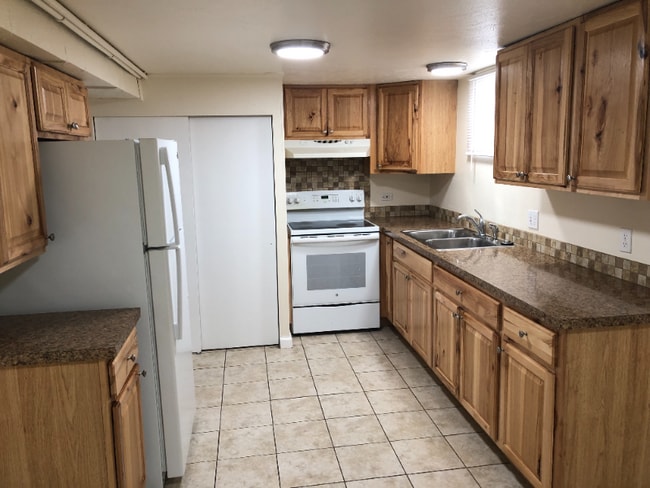 1015 Roosevelt Ave, Unit B1 in Loveland, CO - Foto de edificio - Building Photo