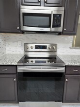 6323 Laurel Run in Houston, TX - Building Photo - Building Photo