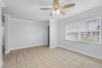307 Essex Dr in Fort Pierce, FL - Foto de edificio - Building Photo