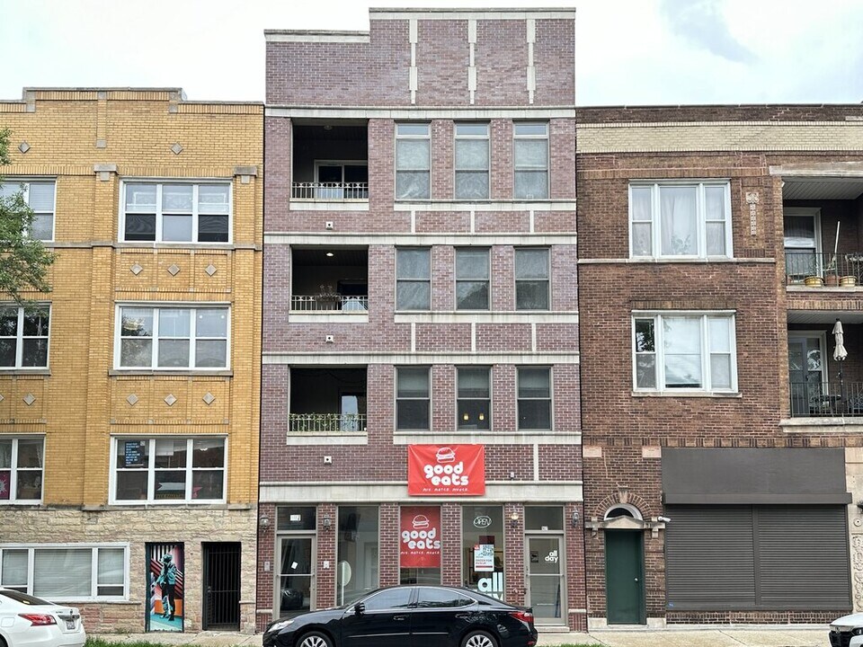 907 N Damen Ave in Chicago, IL - Building Photo