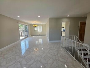 308 Browns Rd in Nesconset, NY - Building Photo - Building Photo