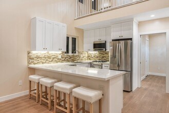 11554 Arminta St in Los Angeles, CA - Building Photo - Building Photo