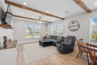 105 N Haswell Dr in Bryan, TX - Building Photo - Building Photo