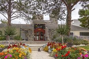 Kimberly Woods Apartments in Englewood, CO - Building Photo