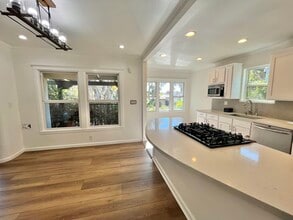 5351 Packard St, Unit 5355 in Los Angeles, CA - Foto de edificio - Building Photo