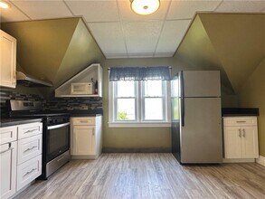 296 Canonicus St in Tiverton, RI - Building Photo - Building Photo