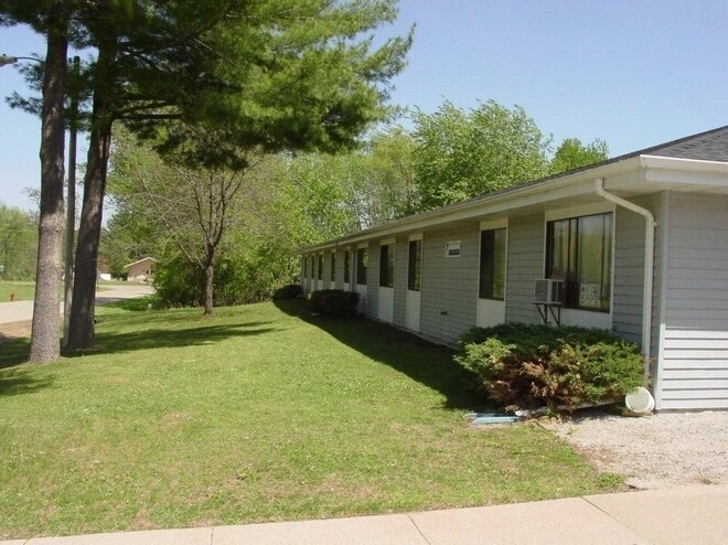 Countryside Estates, Sec. 8/Elderly/Disabled in Clintonville, WI - Building Photo