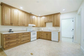 2262 Meadowvale Dr NE in Atlanta, GA - Building Photo - Building Photo