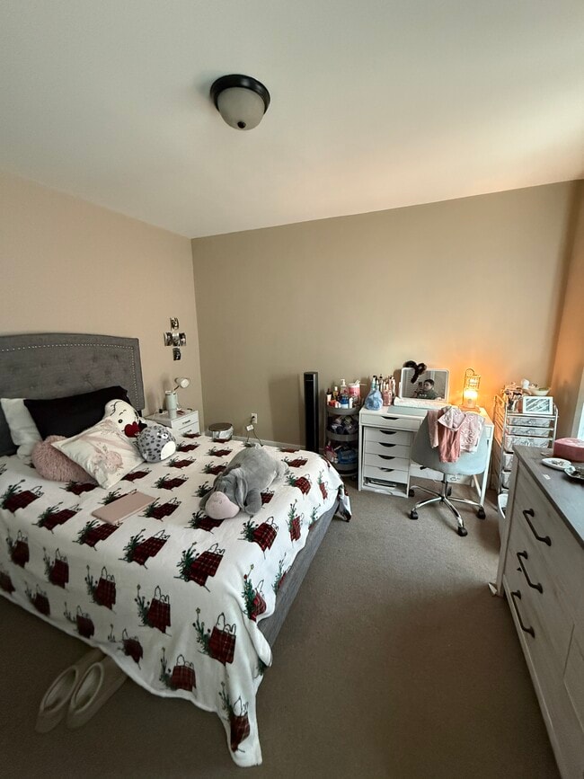 146 Pleasant St, Unit APT 2 in Bridgewater, MA - Building Photo - Building Photo